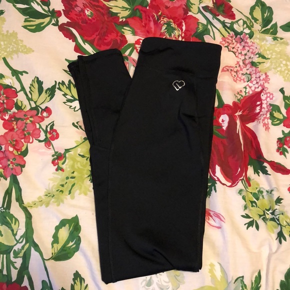 Black Aéropostale leggings!